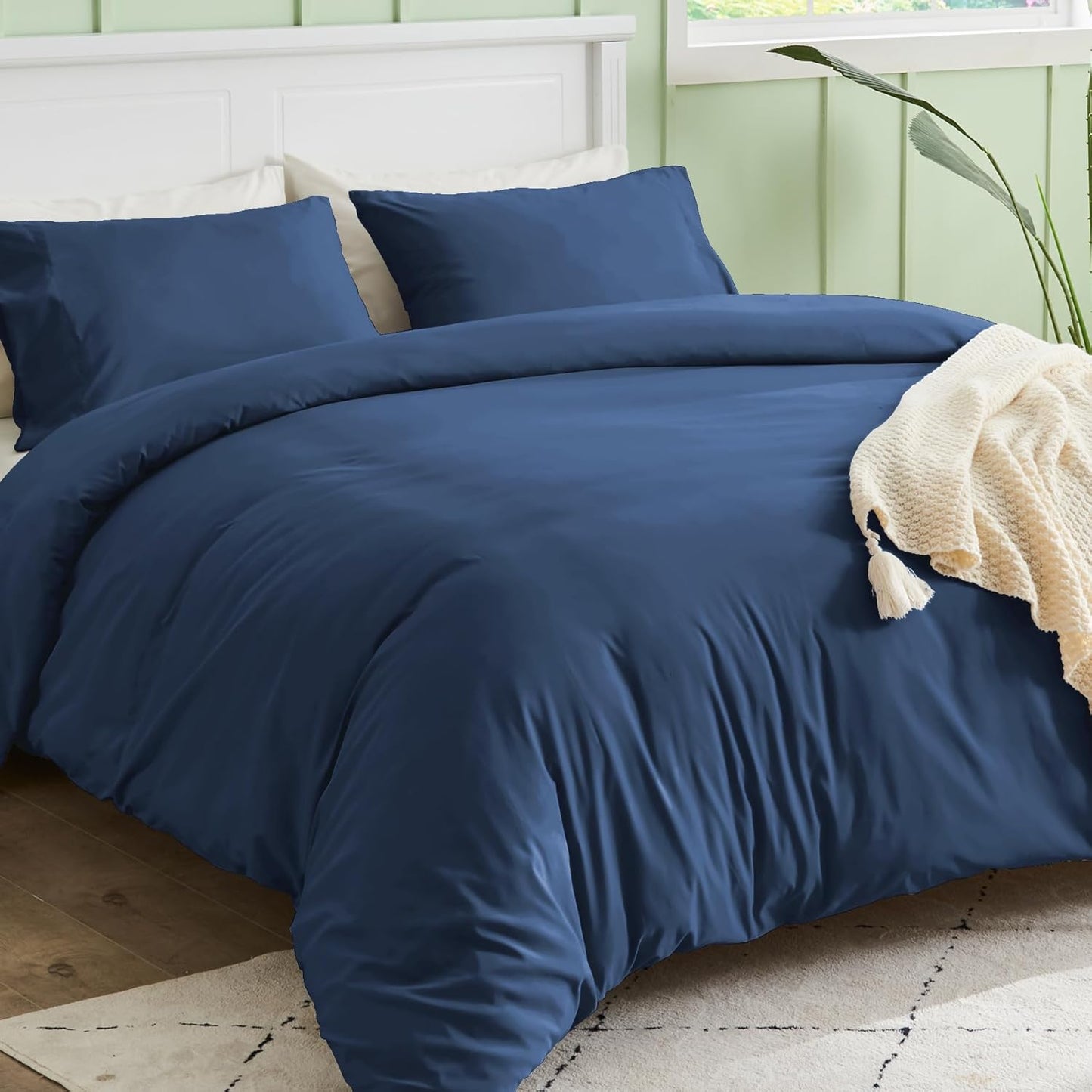 Sasttie Duvet Cover Queen Size, Double Brushed Queen Duvet Cover, 3-Piece Duvet Cover Set Includes 1 Duvet Cover (90x90) and 2 Pillowcases (20x26) with Zipper Closure, Navy