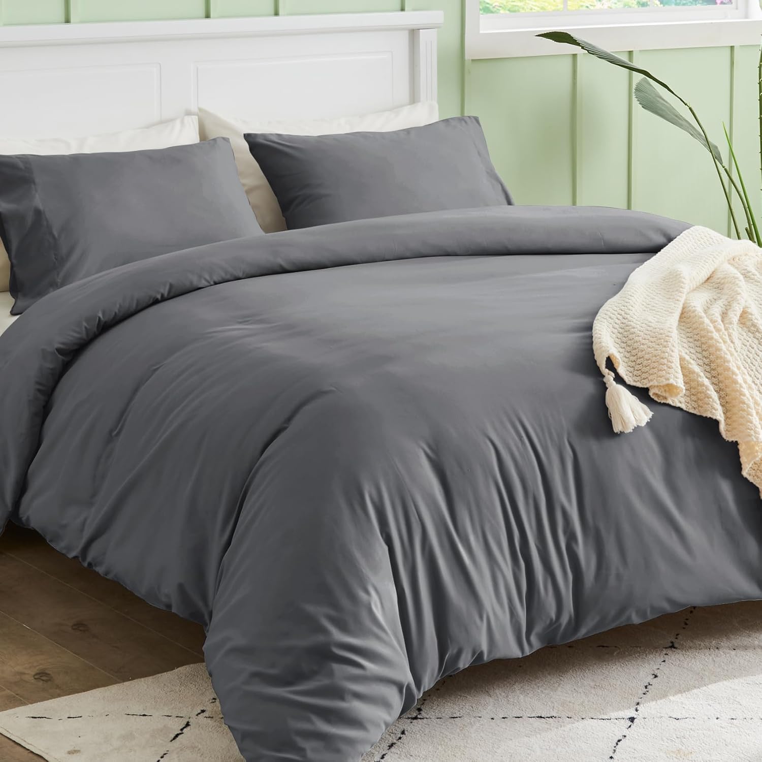 Sasttie Duvet Cover King Size, Double Brushed King Duvet Cover, 3-Piece Duvet Cover Set Includes 1 Duvet Cover (104x90) and 2 Pillowcases (20x36) with Zipper Closure, Dark Grey