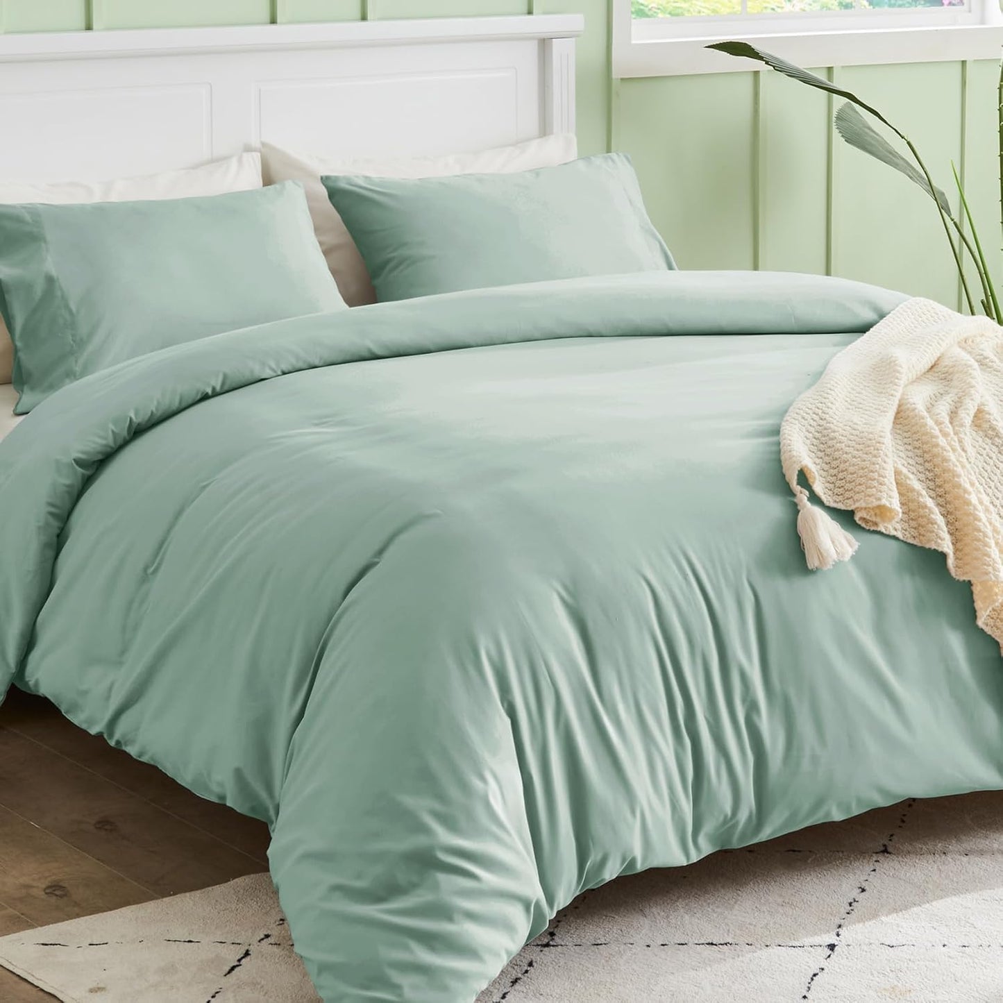 Sasttie Duvet Cover Twin/Twin XL Size, Double Brushed Twin/Twin XL Duvet Cover, 3-Piece Duvet Cover Set Includes 1 Duvet Cover (68x90) and 1 Pillowcase (20x26) with Zipper Closure, Sage